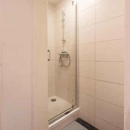 Merles 15 1er Etage Centre Stationnement Apartamento *