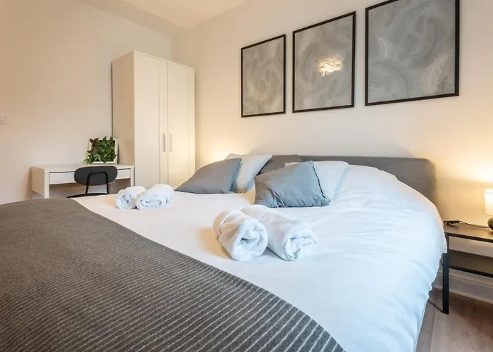 Merles 15 1er Etage Centre Stationnement Apartamento *