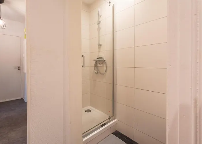 Merles 15 1er Etage Centre Stationnement Apartamento *